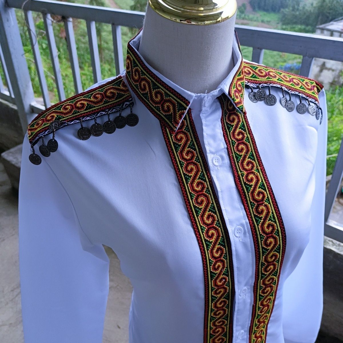 Yunnan New Embroidered Collar Versatile Casual Mid-Sleeve Shirt