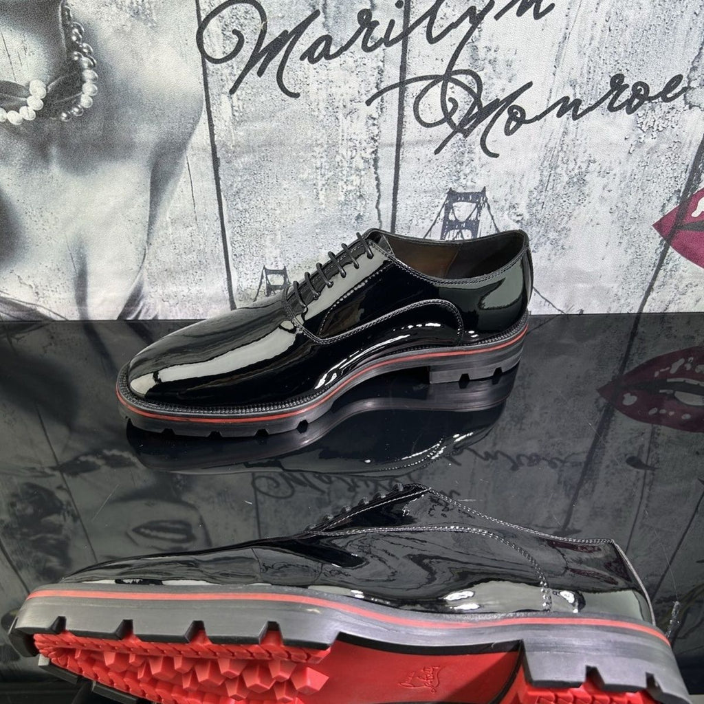 Off-season, wasteland-inspired, niche business style, durable and stain-resistant for autumn and winter.
