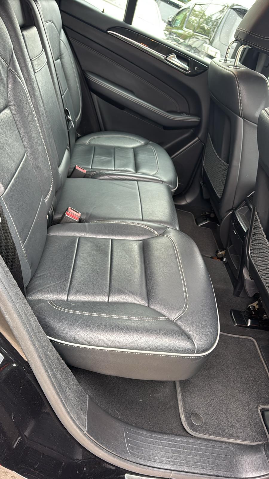 Mercedes Benz midsize luxury SUV featuring a 3.5-liter V6 gas engine or a 3.0-liter turbodiesel V6, 302 horsepower, and a 7-speed automatic transmission