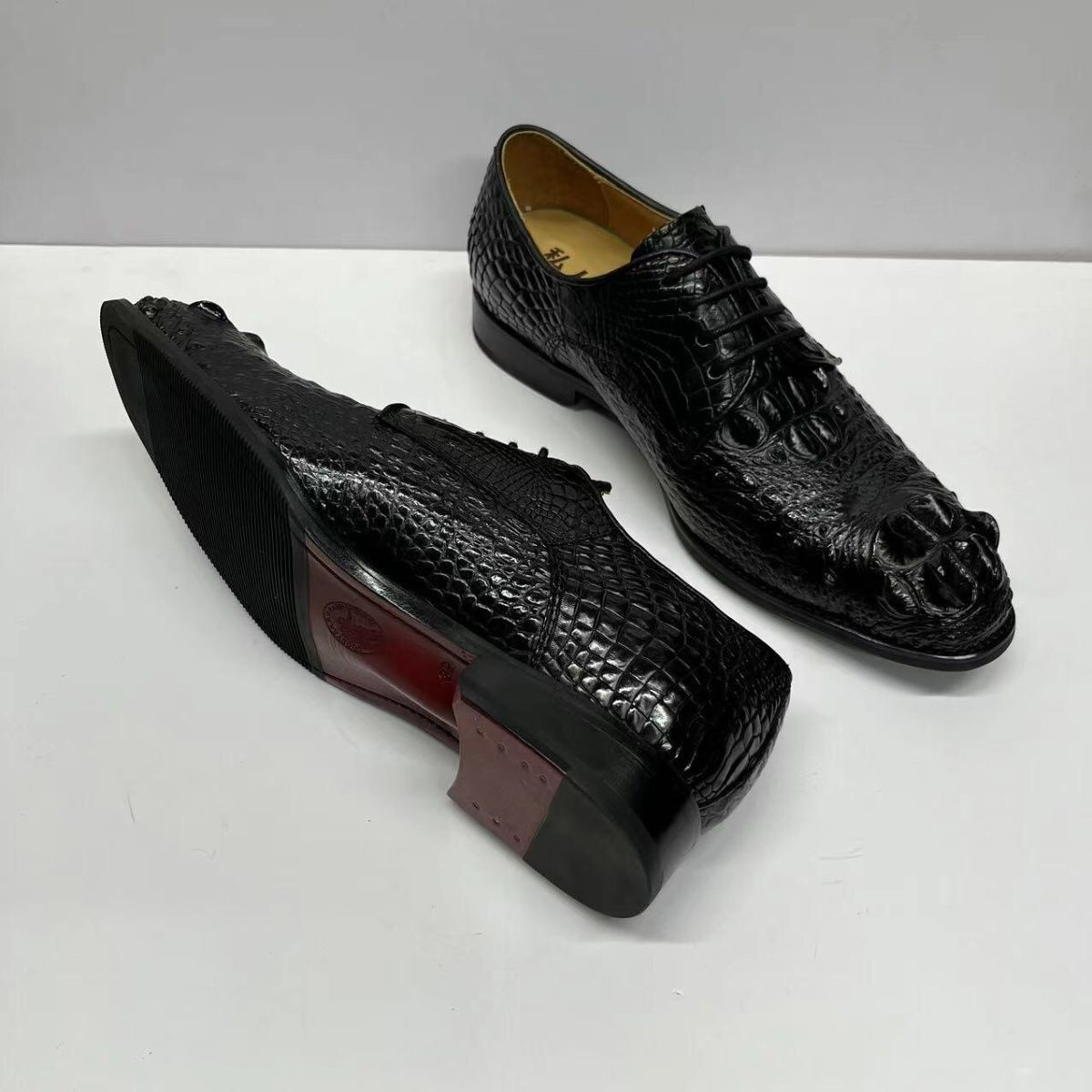Genuine crocodile skull high-end Goodyear welt men's shoes with genuine leather outsole, business style.