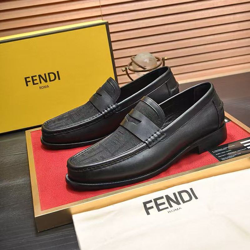 European-style men's fashionable British-inspired loafers, genuine leather business slip-on shoes.