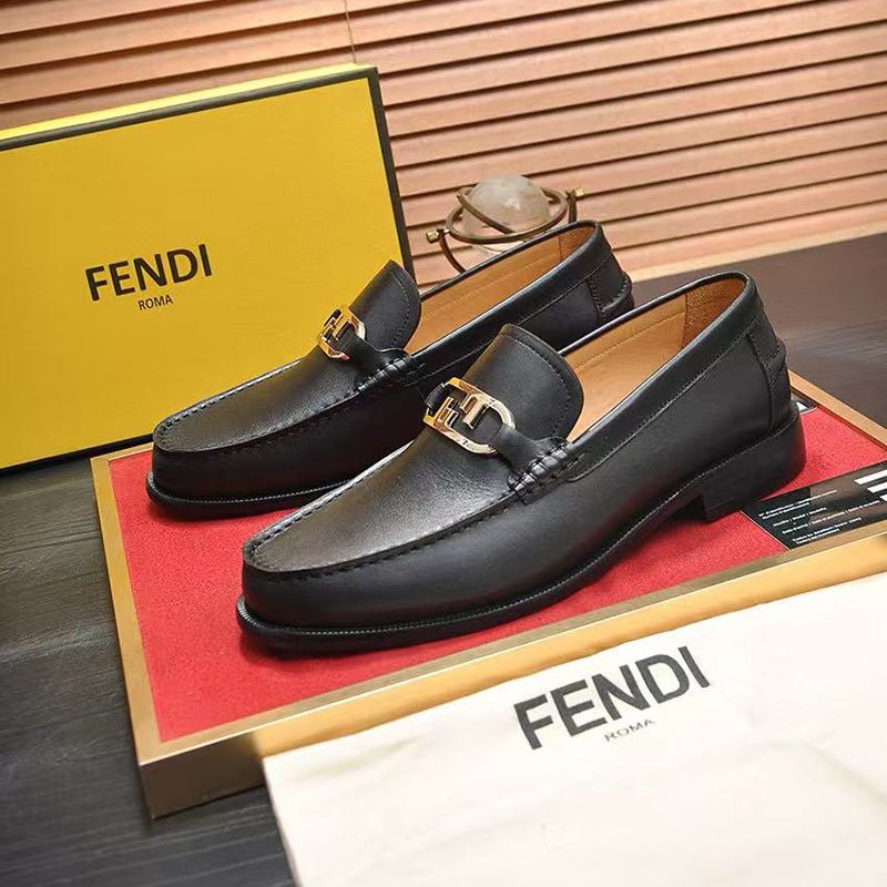 European-style men's fashionable British-inspired loafers, genuine leather business slip-on shoes.