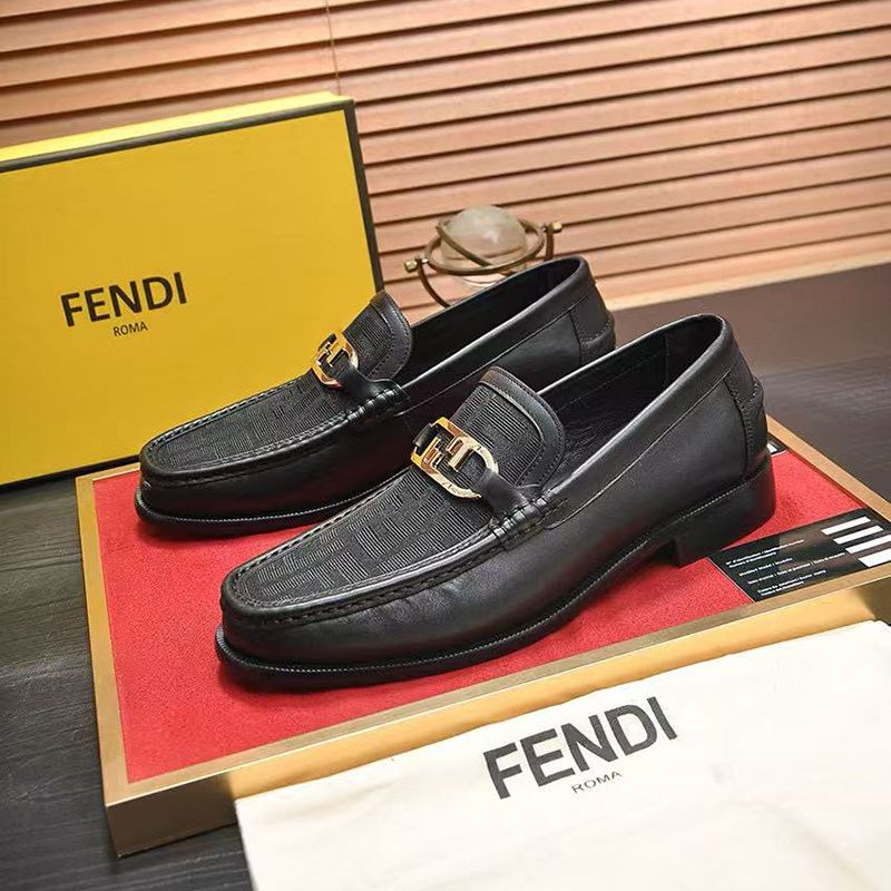 European-style men's fashionable British-inspired loafers, genuine leather business slip-on shoes.