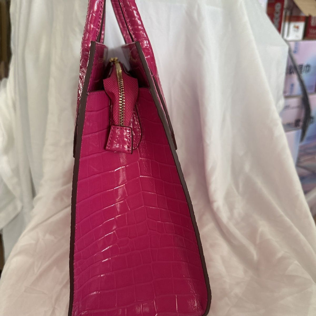 Large capacity crocodile leather handbag/crossbody bag, artistic and stylish, perfect as a gift with sequins and a sophisticated feel.