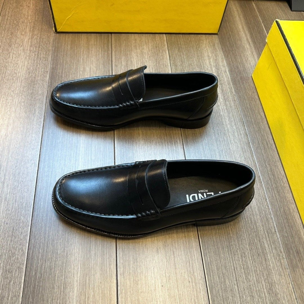 European-style men's fashionable British-inspired loafers, genuine leather business slip-on shoes.