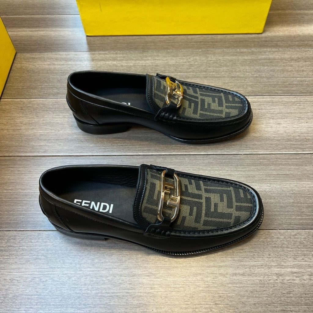 European-style men's fashionable British-inspired loafers, genuine leather business slip-on shoes.