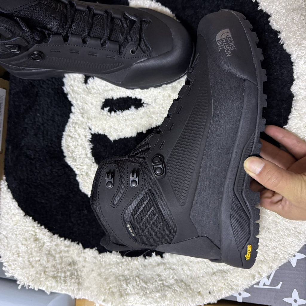 easy-to-wear, anti-impact, puncture-resistant safety shoes with insulation