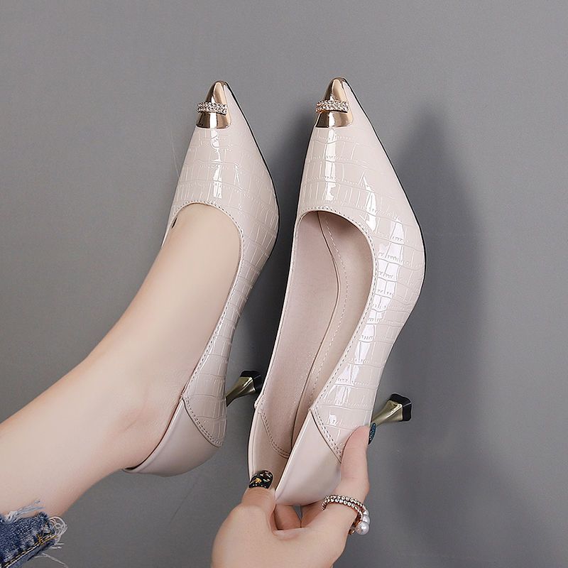 women's low heels, spring and autumn, metal toe single shoes, women's 2024 new style, versatile.