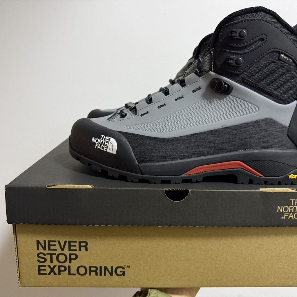 easy-to-wear, anti-impact, puncture-resistant safety shoes with insulation