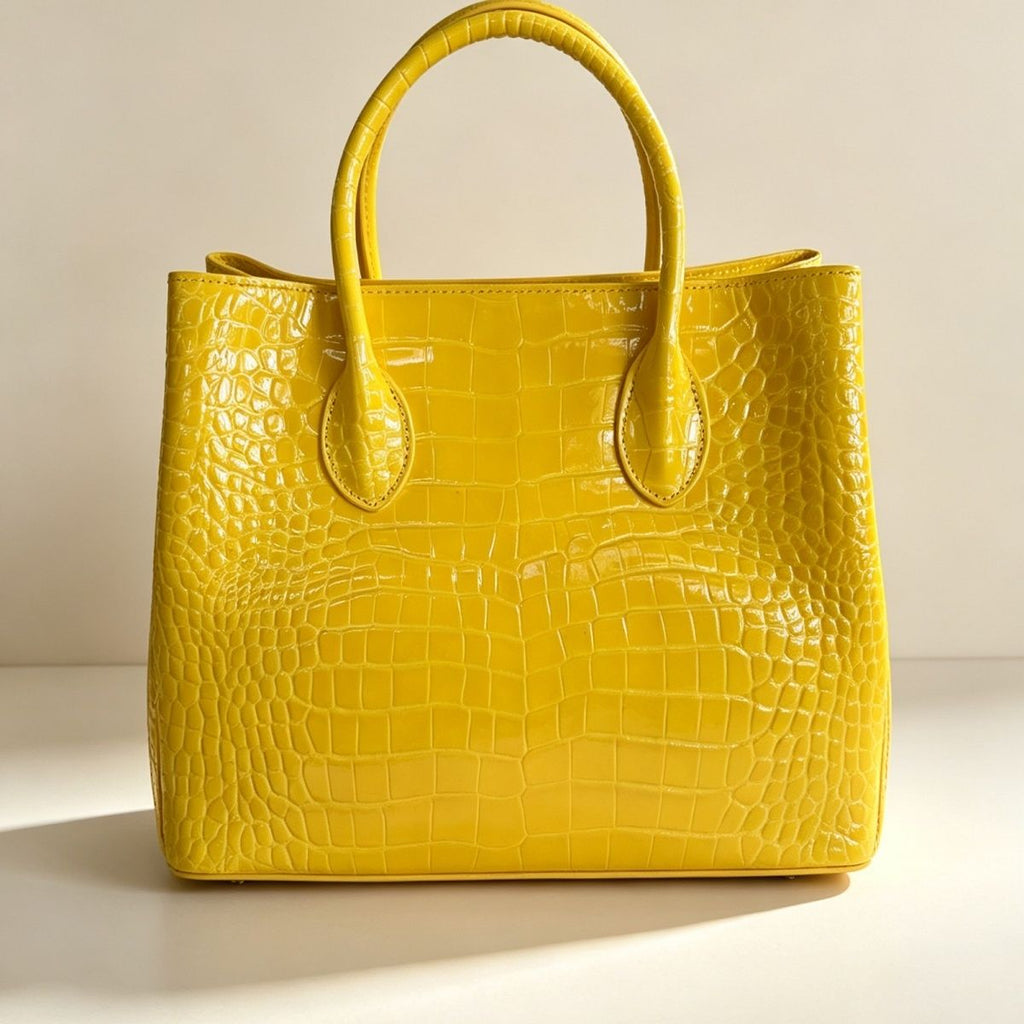 Large capacity crocodile leather handbag/crossbody bag, artistic and stylish, perfect as a gift with sequins and a sophisticated feel.
