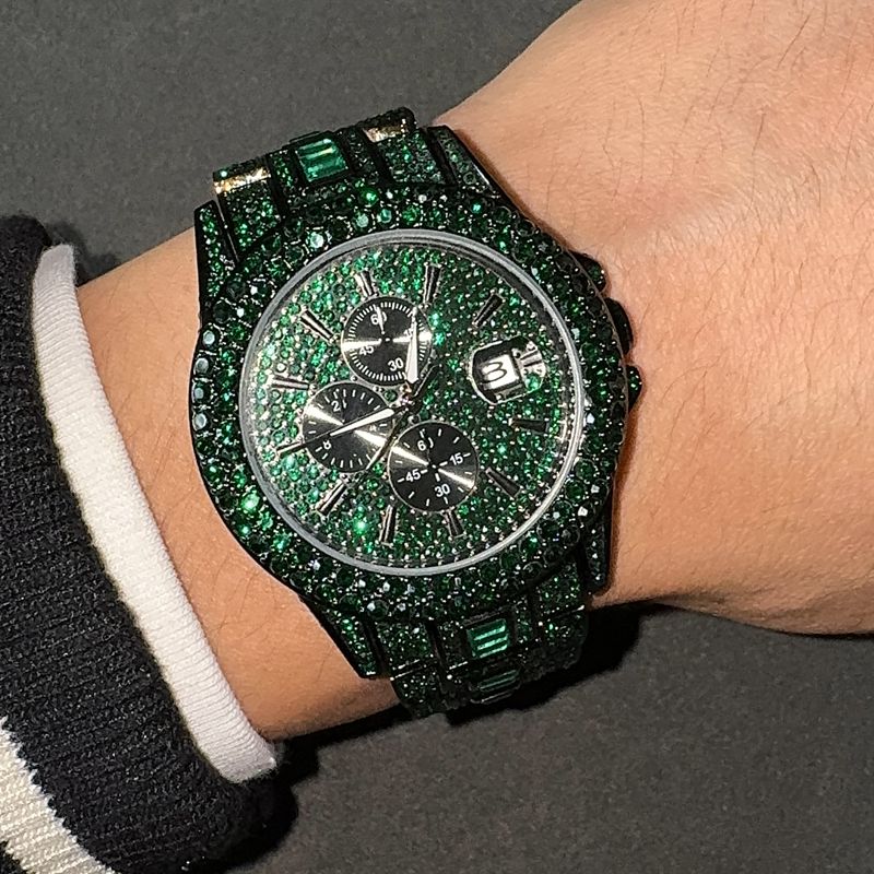 Blue and green diamond full-star watch, men's full-diamond watch, New style.