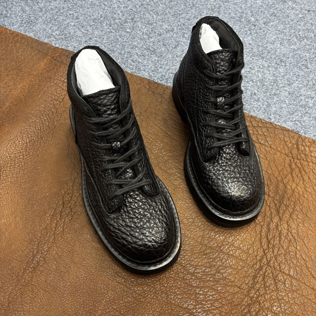 Hand-washed crocodile patchwork cowhide casual genuine leather men's shoes, all-season style.