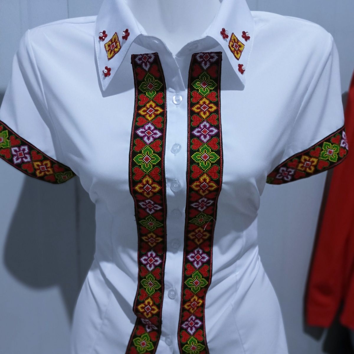 Yunnan New Embroidered Collar Versatile Casual Mid-Sleeve Shirt