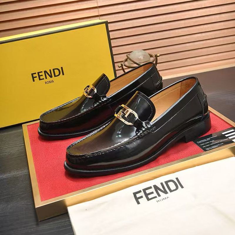 European-style men's fashionable British-inspired loafers, genuine leather business slip-on shoes.